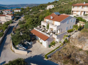  Apartments Matić  Рогозница